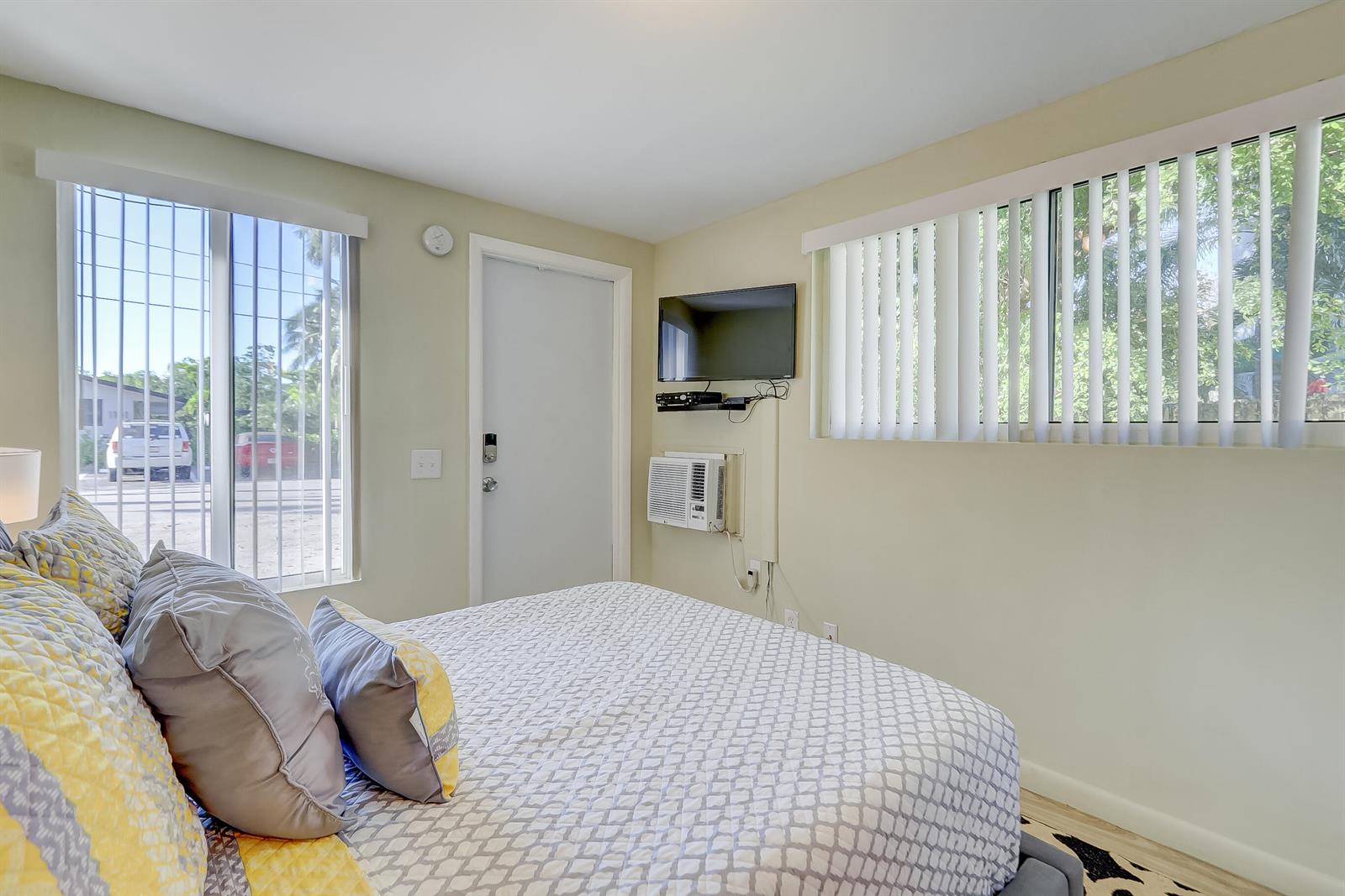 See details 1-8 / 0 sq. ft. $ 2026-05-27 0 Photo