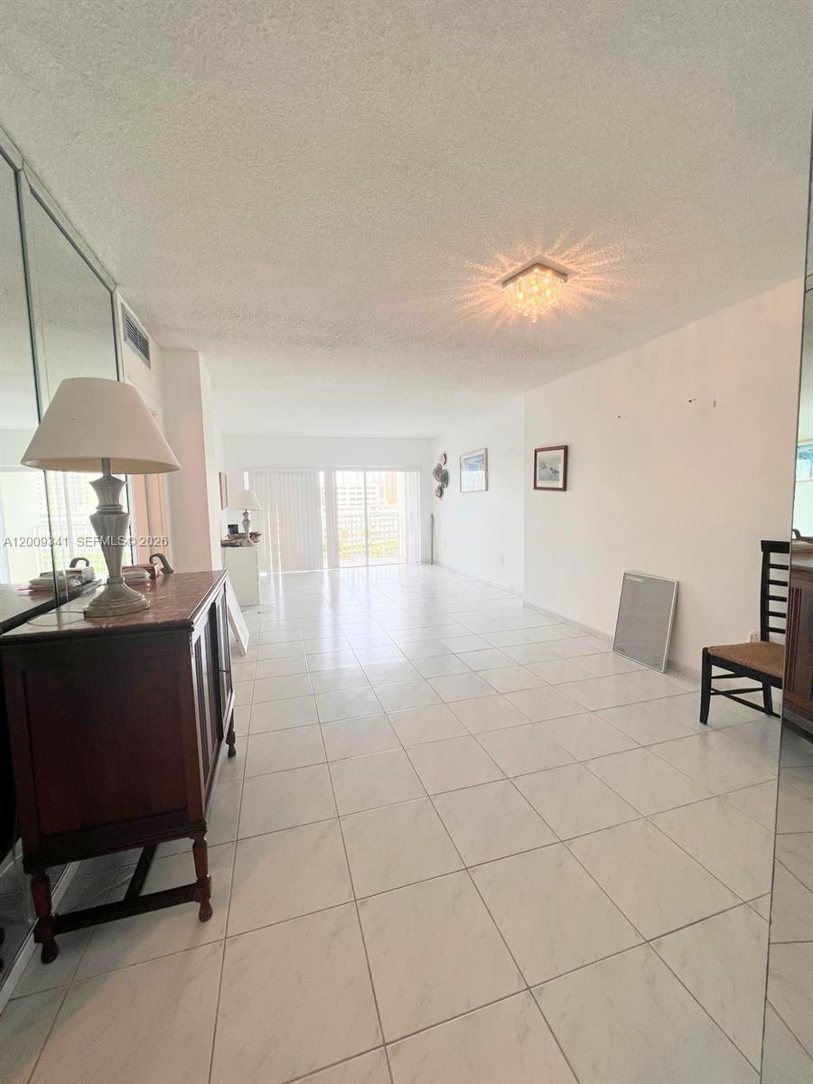 915 2 / 2 1220 sq. ft. $ 2026-04-28 0 Photo
