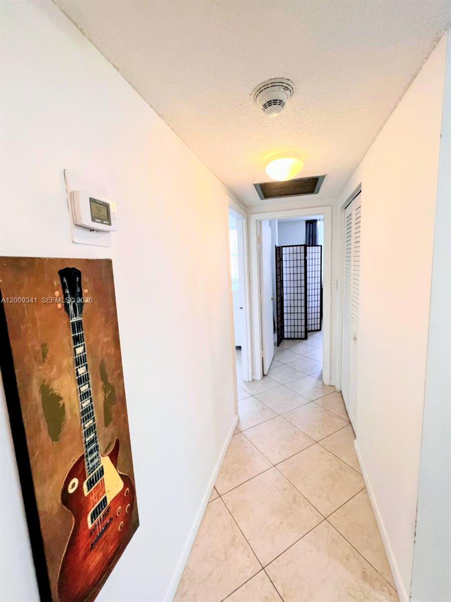915 2 / 2 1220 sq. ft. $ 2026-04-28 0 Photo