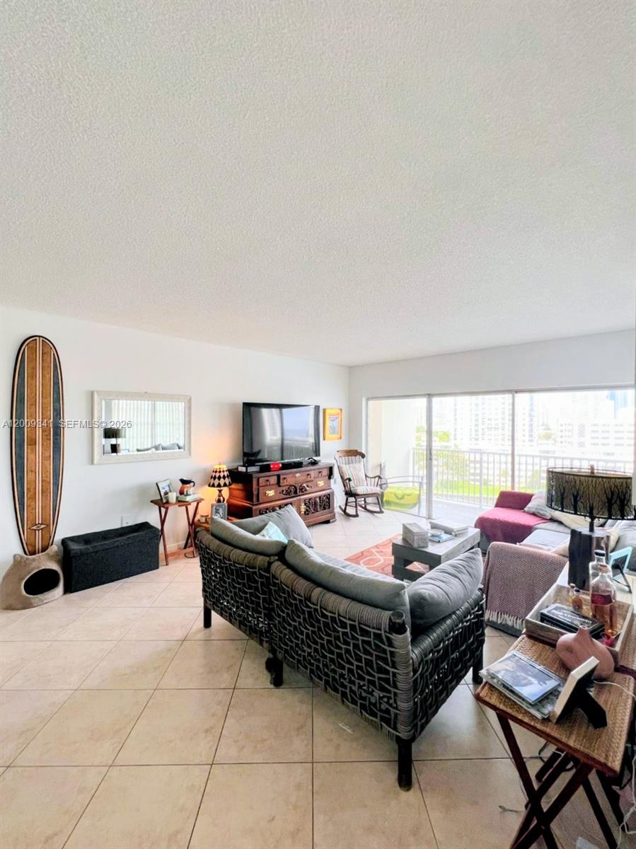 915 2 / 2 1220 sq. ft. $ 2026-04-28 0 Photo
