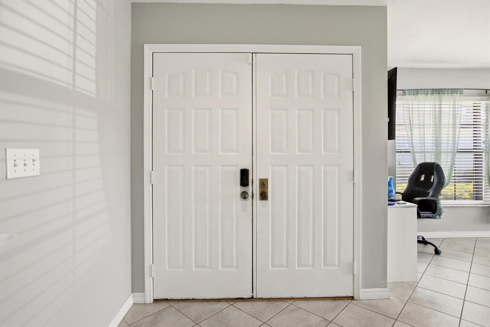 B 3 / 2 1411 sq. ft. $ 2026-08-04 0 foto