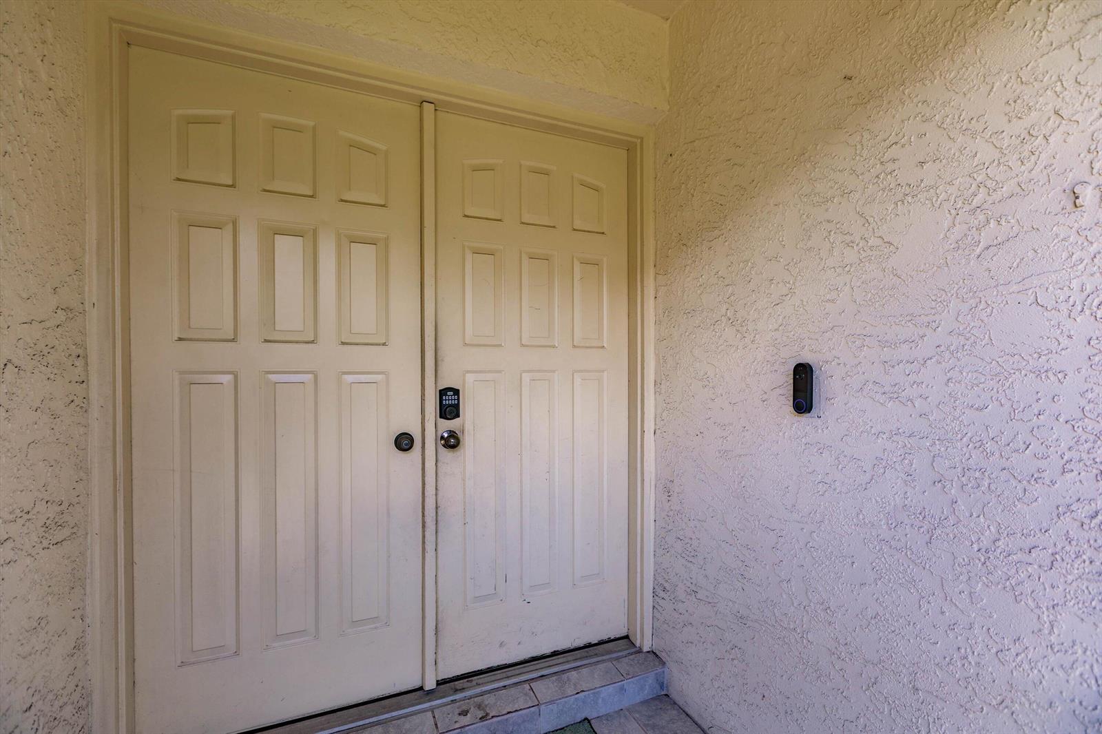 B 3 / 2 1411 sq. ft. $ 2026-08-04 0 foto