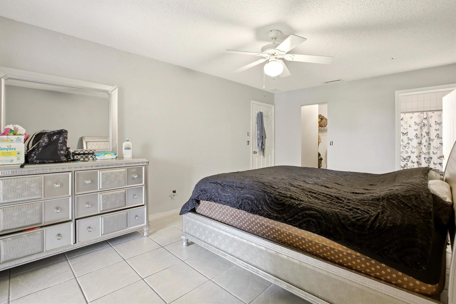 B 3 / 2 1411 sq. ft. $ 2026-08-04 0 foto