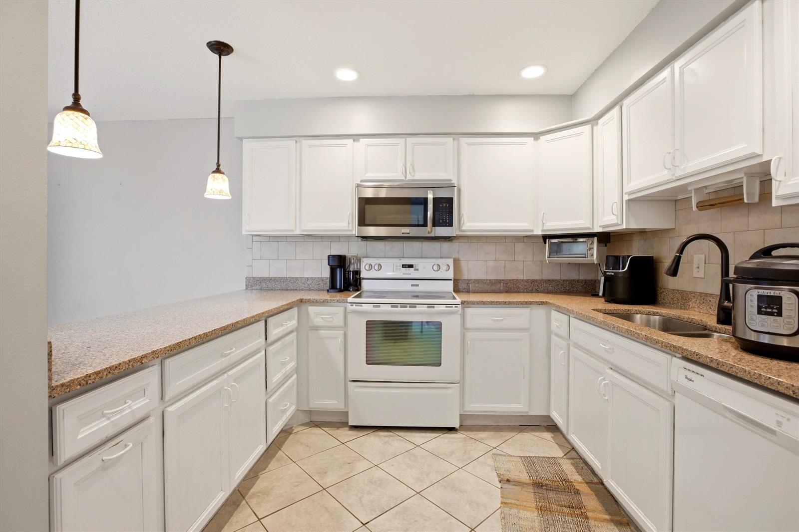 B 3 / 2 1411 sq. ft. $ 2026-08-04 0 foto