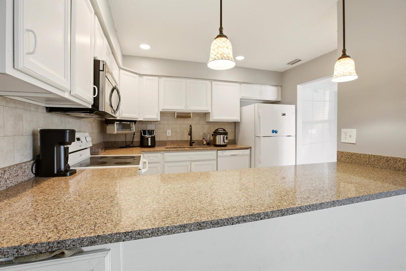 B 3 / 2 1411 sq. ft. $ 2026-08-04 0 foto