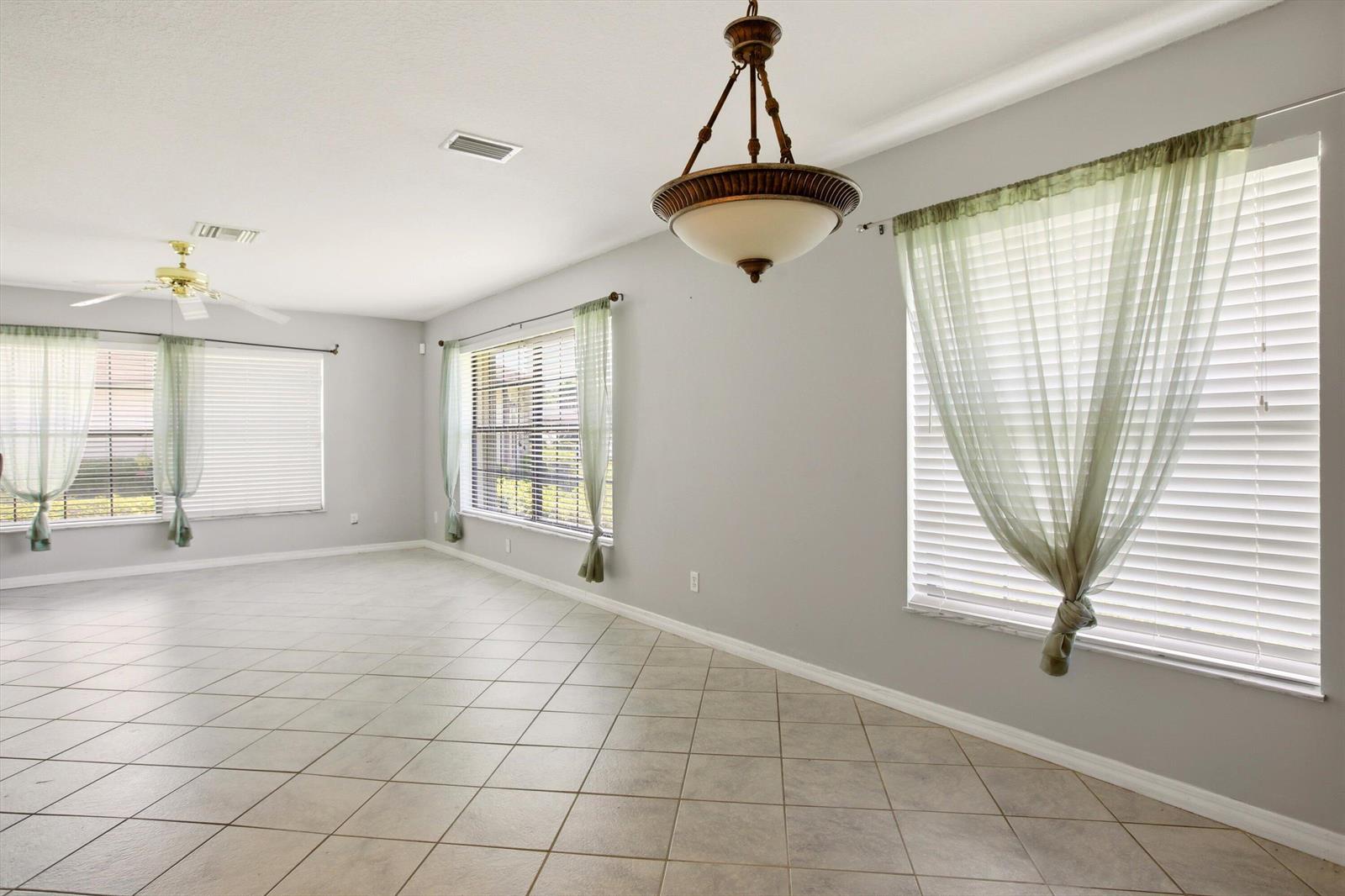 B 3 / 2 1411 sq. ft. $ 2026-08-04 0 foto
