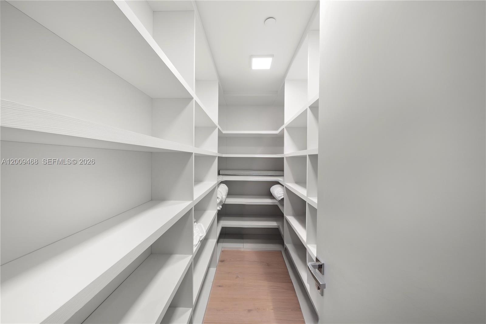 1206 3 / 4 2508 sq. ft. $ 2026-04-28 0 Photo