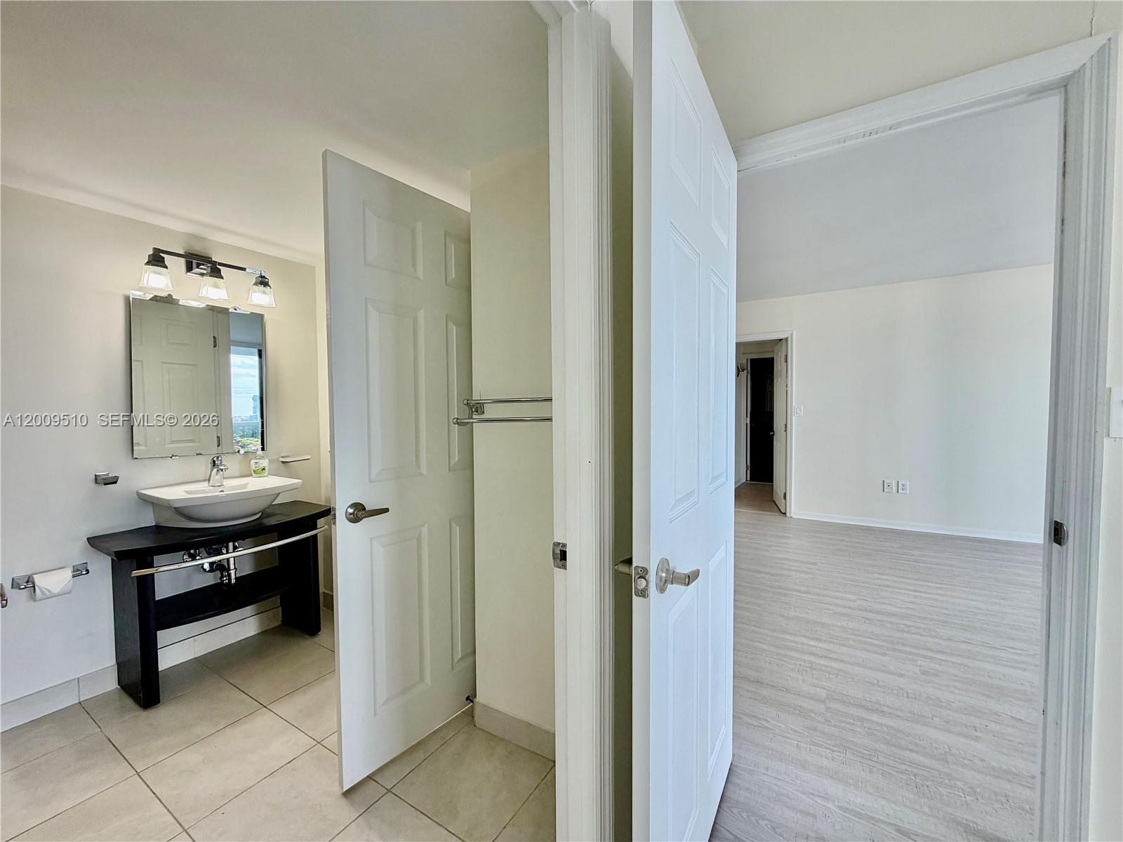 Photo of 20515 Country Club Dr  #1642, Aventura, Florida, 33180 - 