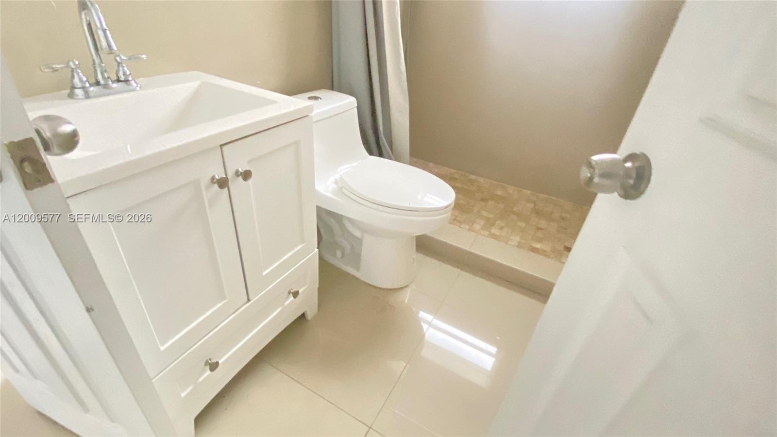   /  2465 sq. ft. $ 2026-04-29 0 Photo