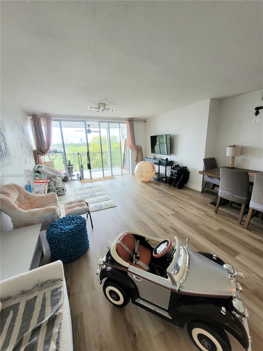 611-2 2 / 2 1315 sq. ft. $ 2026-05-15 0 Photo