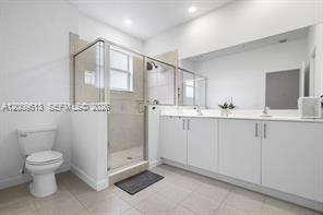Ver detalles 2781 3 / 3 1426 sq. ft. $ 2026-05-06 0 foto