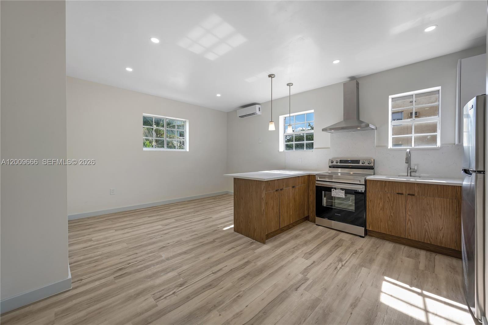 See details / 4948 sq. ft. $ 2026-04-29 0 Photo
