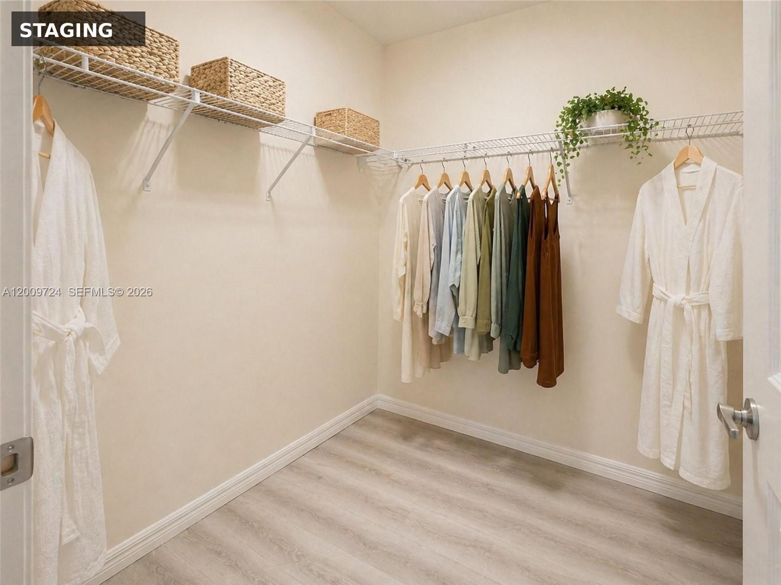 See details 4352 5 / 4 2501 sq. ft. $ 2026-04-29 0 Photo