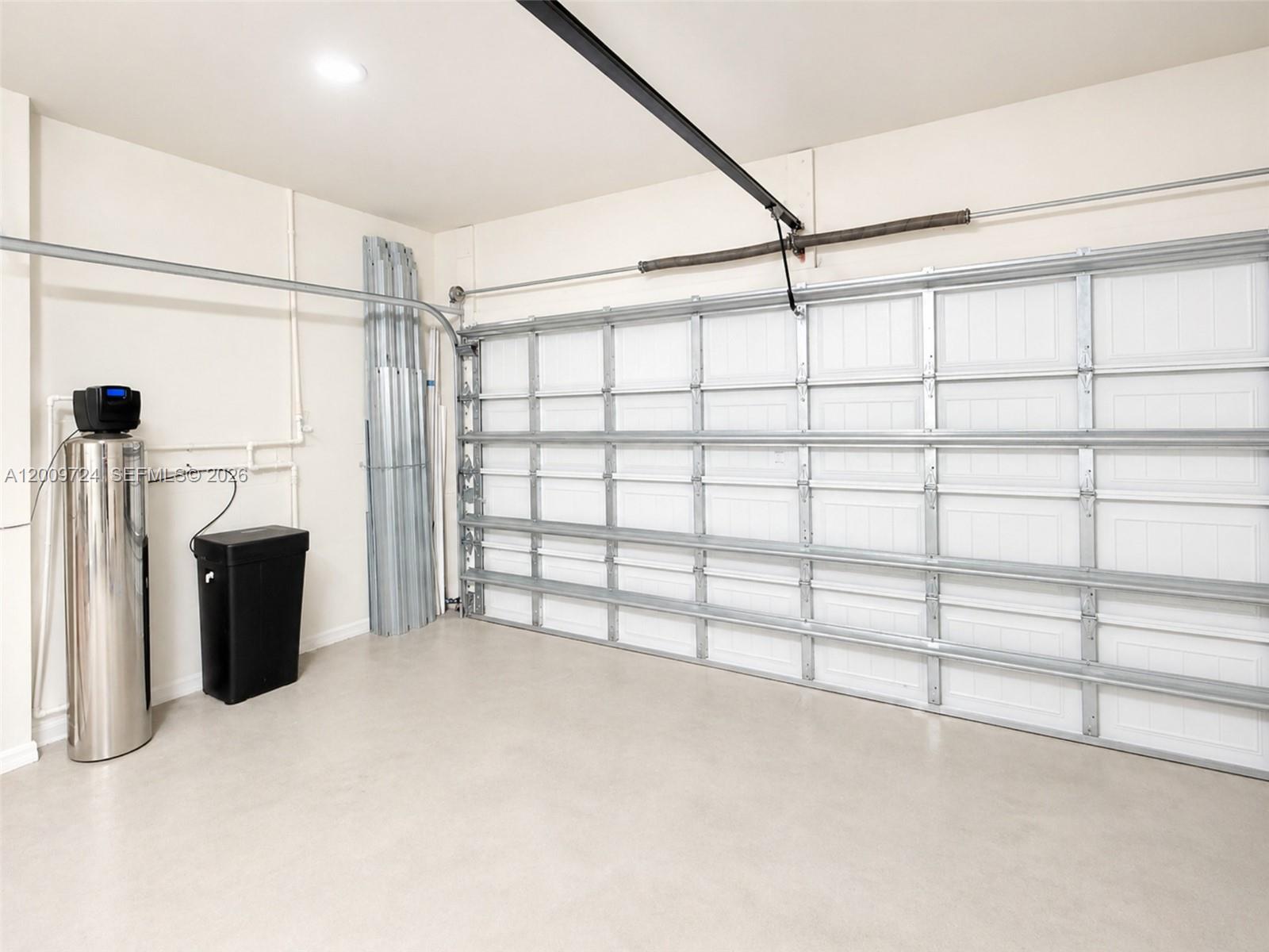 See details 4352 5 / 4 2501 sq. ft. $ 2026-04-29 0 Photo