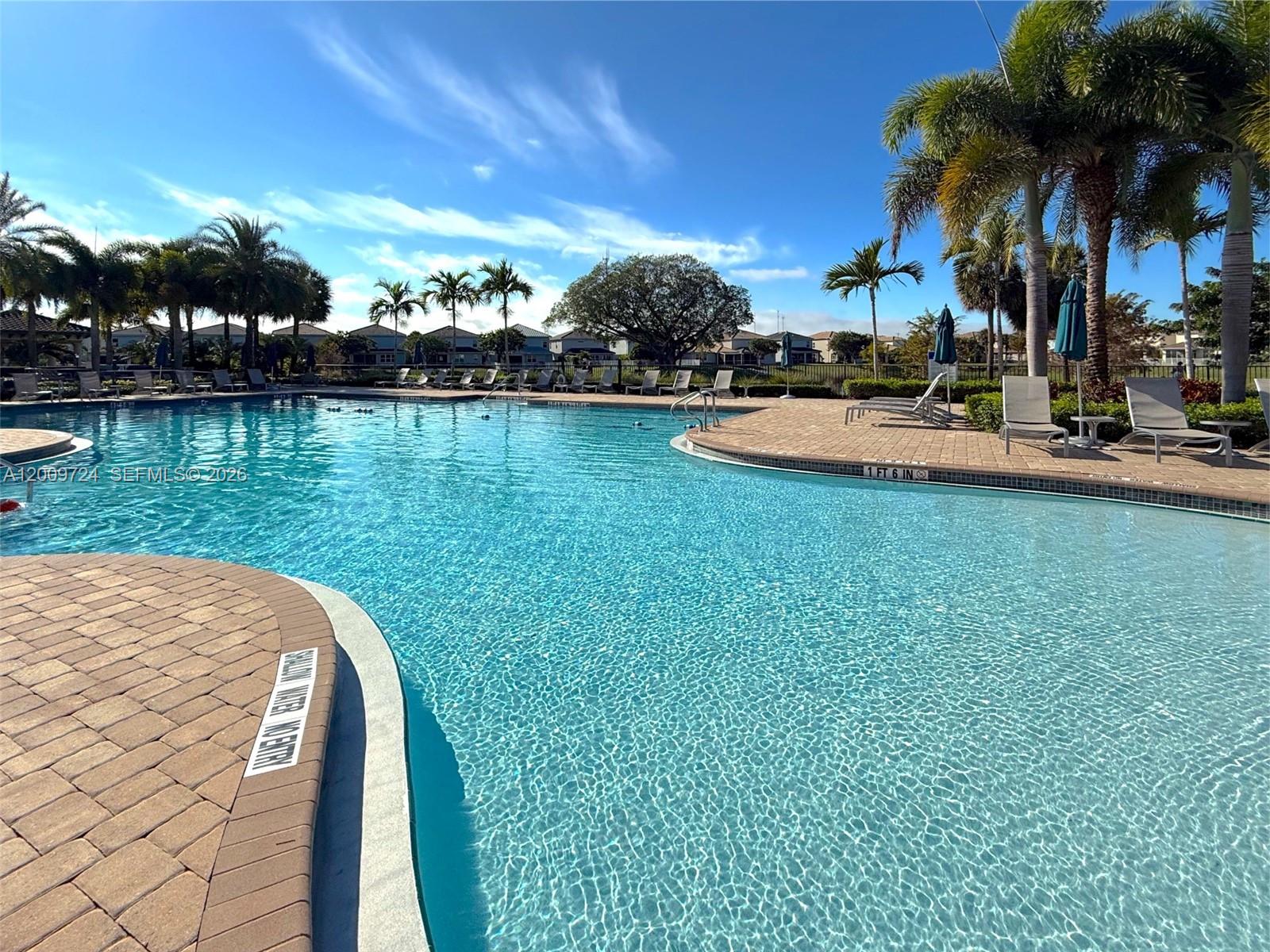 See details 4352 5 / 4 2501 sq. ft. $ 2026-04-29 0 Photo