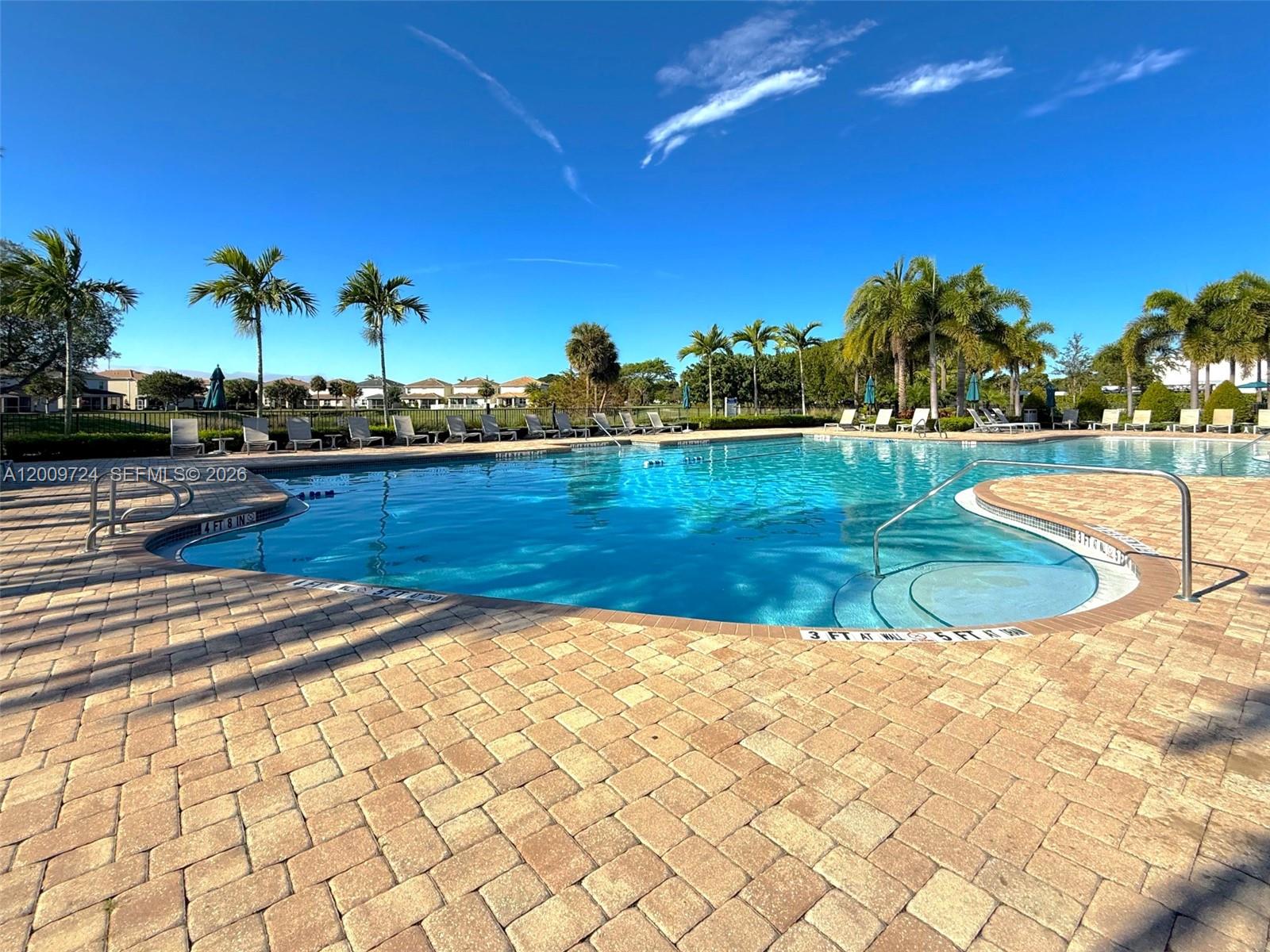 See details 4352 5 / 4 2501 sq. ft. $ 2026-04-29 0 Photo