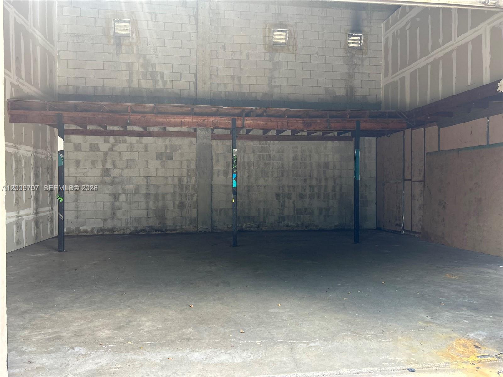 B  /   sq. ft. $ 2026-04-29 0 Photo