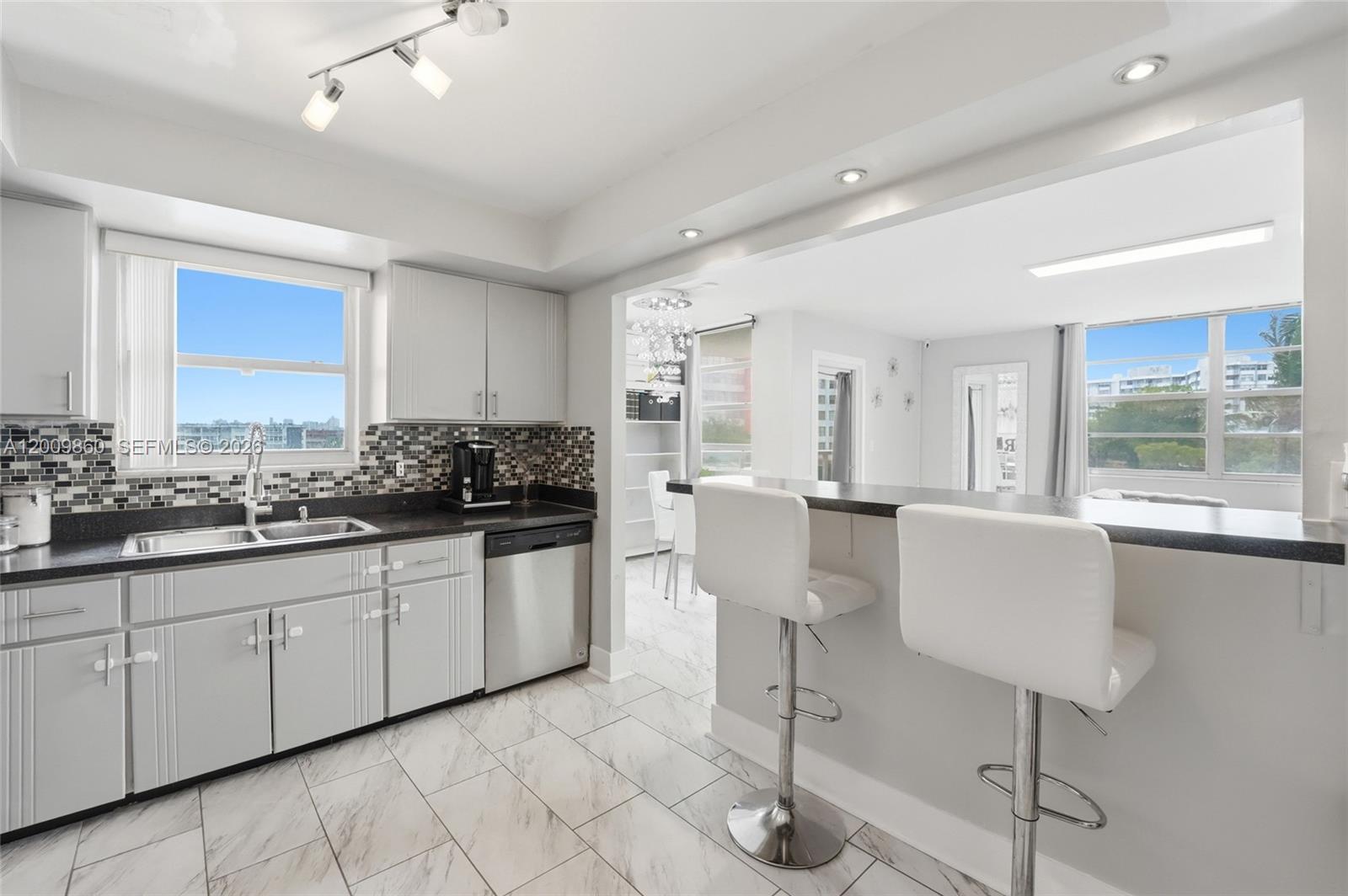 315W 2 / 2 1140 sq. ft. $ 2026-06-04 0 foto