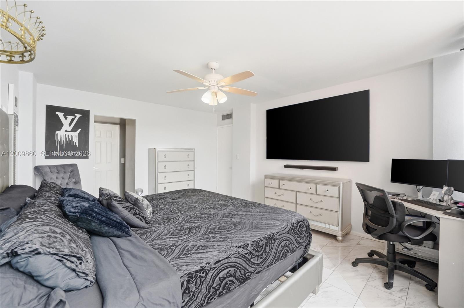 315W 2 / 2 1140 sq. ft. $ 2026-06-04 0 foto