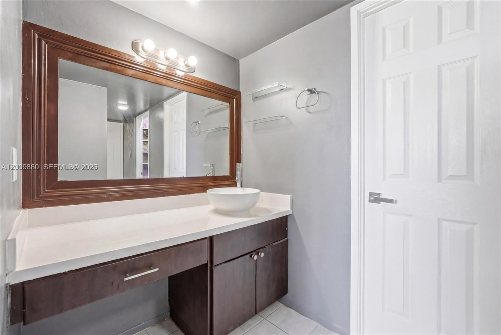 315W 2 / 2 1140 sq. ft. $ 2026-06-04 0 foto