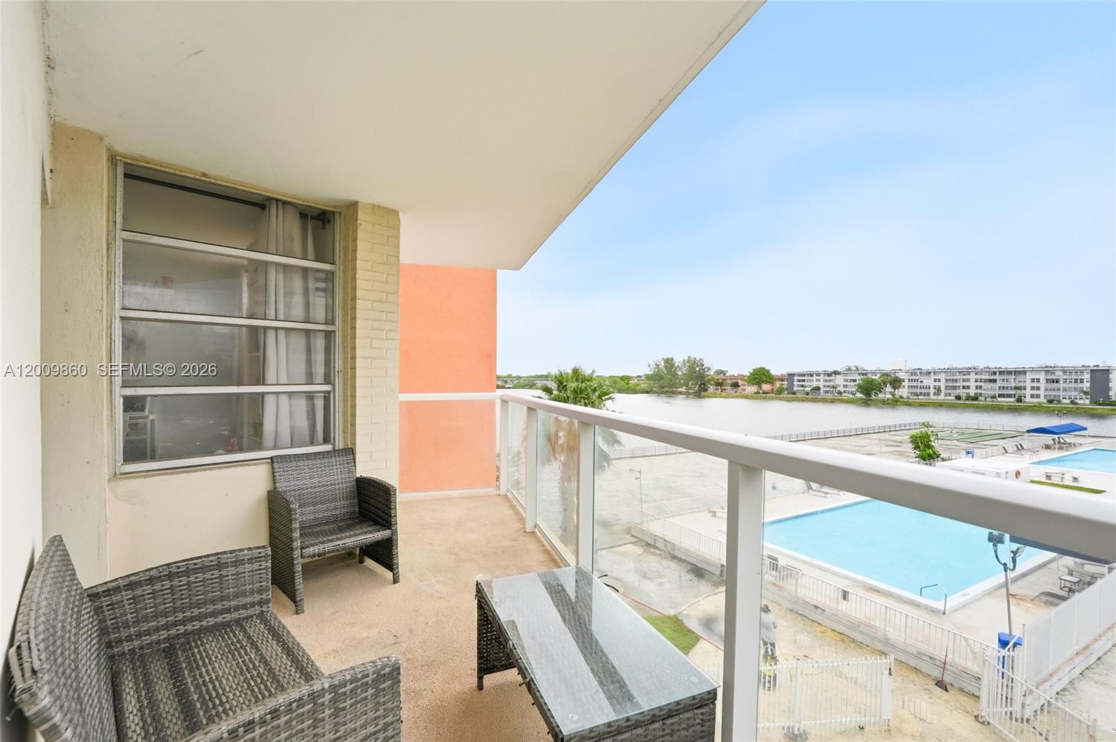 315W 2 / 2 1140 sq. ft. $ 2026-06-04 0 foto