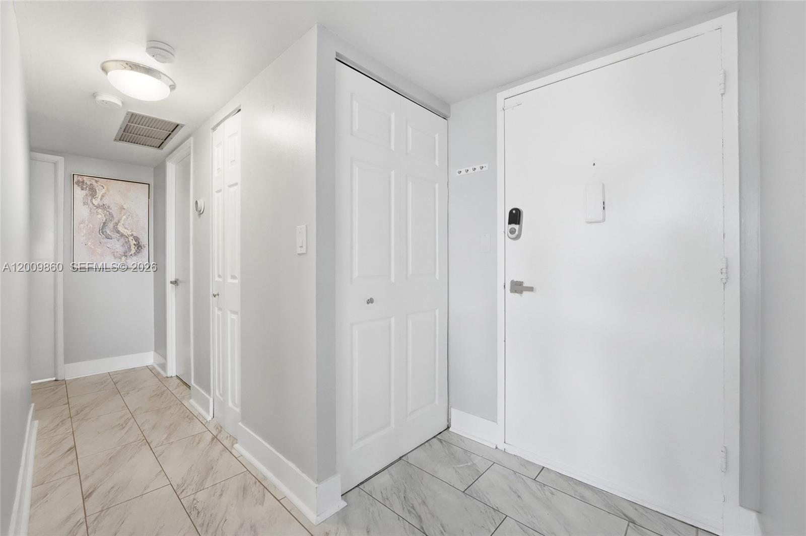 315W 2 / 2 1140 sq. ft. $ 2026-06-04 0 foto