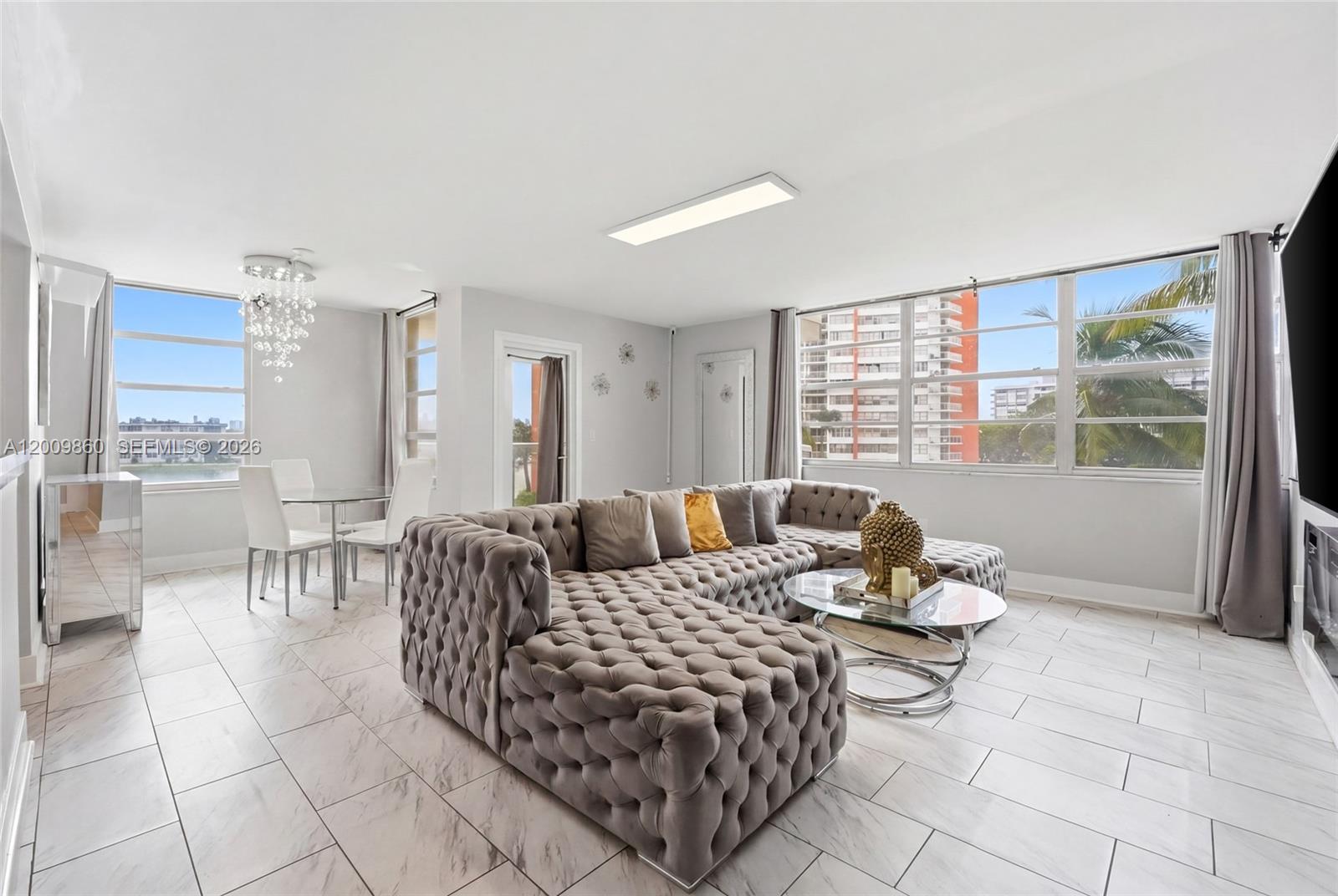 315W 2 / 2 1140 sq. ft. $ 2026-06-04 0 foto