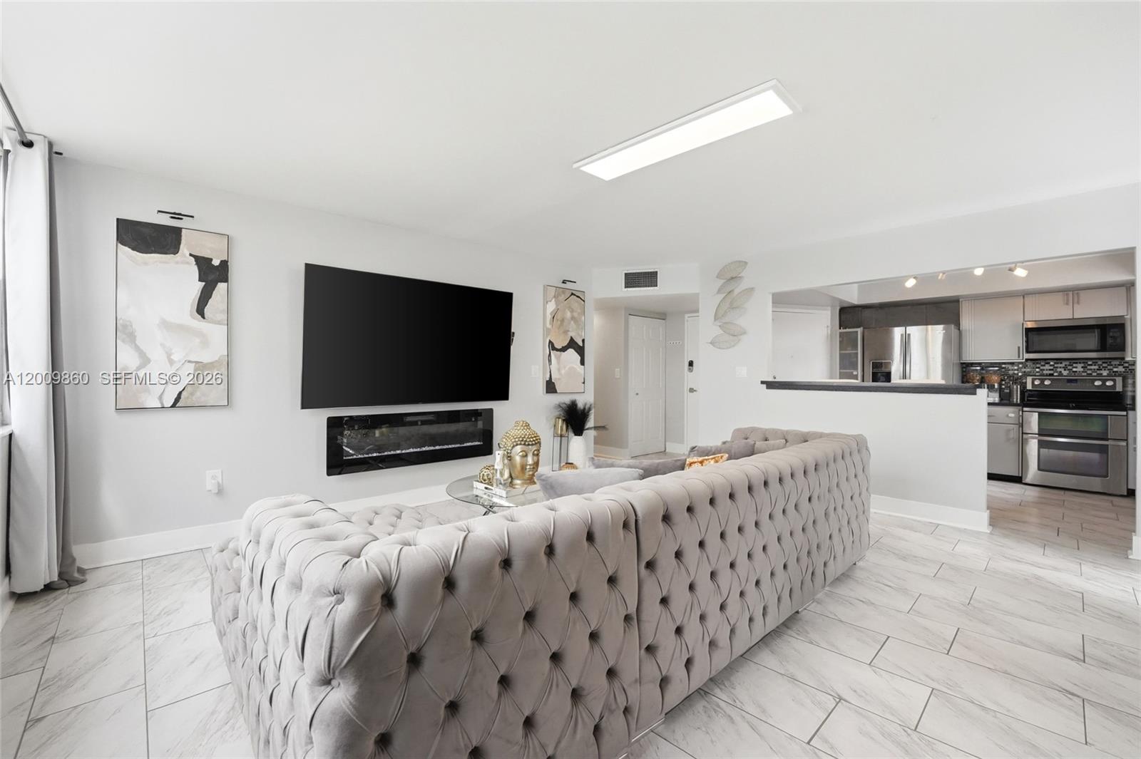 315W 2 / 2 1140 sq. ft. $ 2026-06-04 0 foto