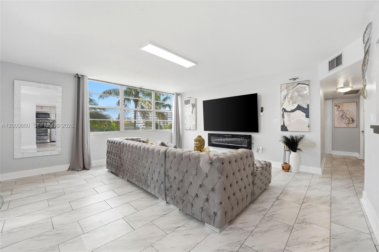 315W 2 / 2 1140 sq. ft. $ 2026-06-04 0 foto