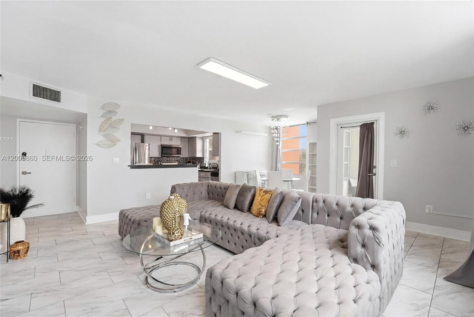 315W 2 / 2 1140 sq. ft. $ 2026-06-04 0 foto