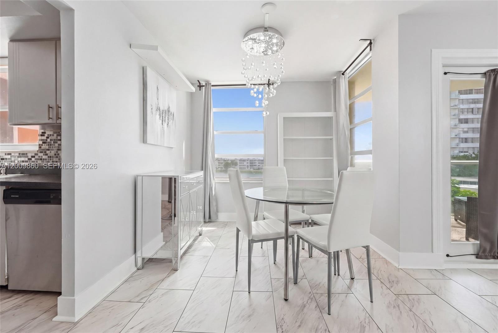 315W 2 / 2 1140 sq. ft. $ 2026-06-04 0 foto