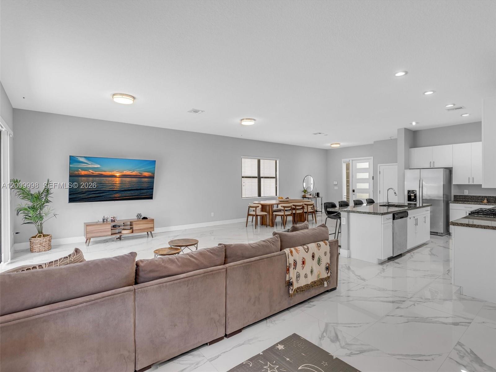 See details 4920 3 / 3 2187 sq. ft. $ 2026-05-06 0 Photo