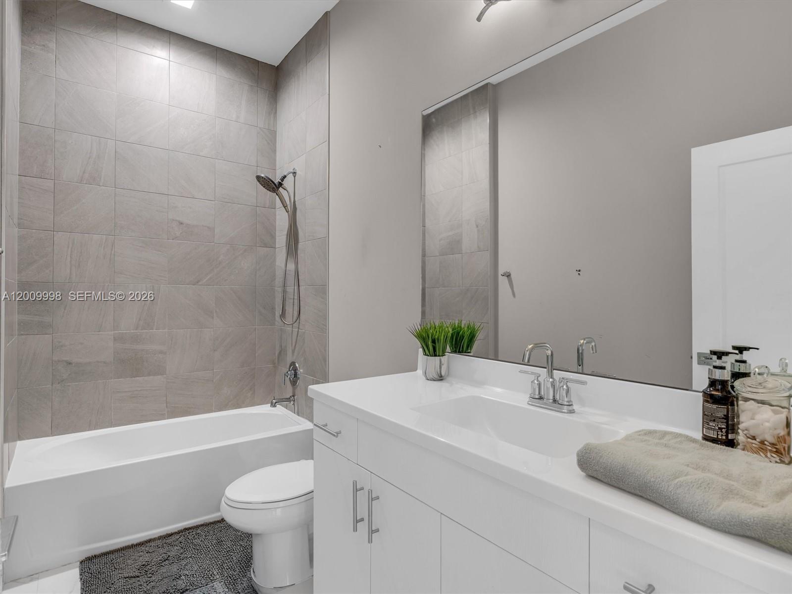 See details 4920 3 / 3 2187 sq. ft. $ 2026-05-06 0 Photo