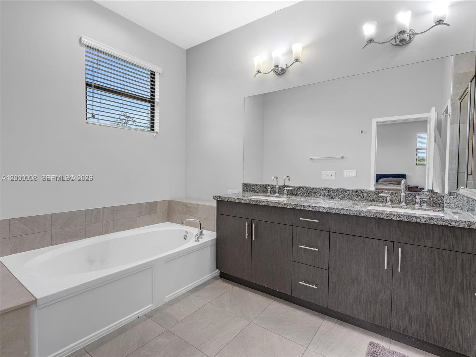 See details 4920 3 / 3 2187 sq. ft. $ 2026-05-06 0 Photo