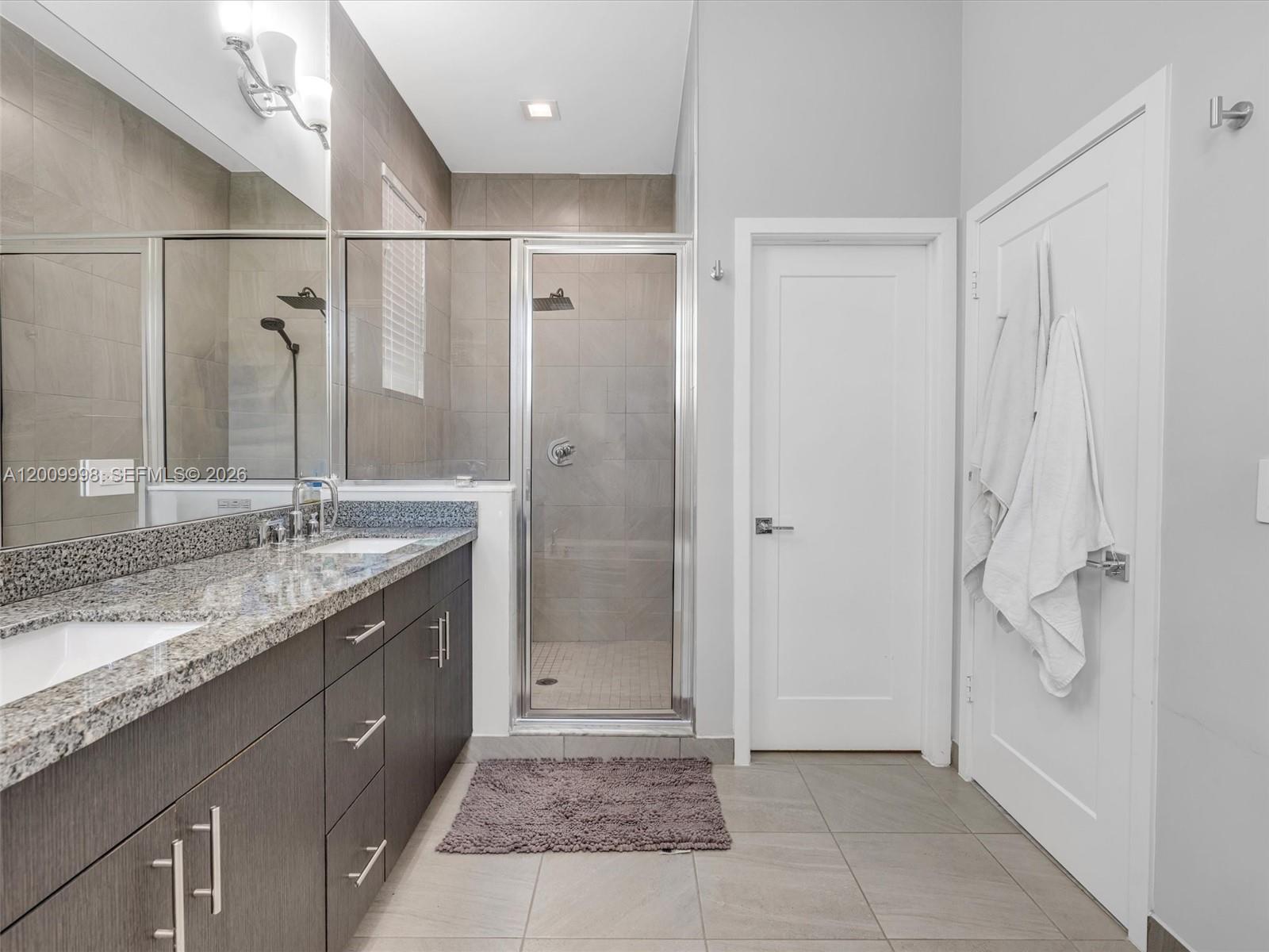 See details 4920 3 / 3 2187 sq. ft. $ 2026-05-06 0 Photo