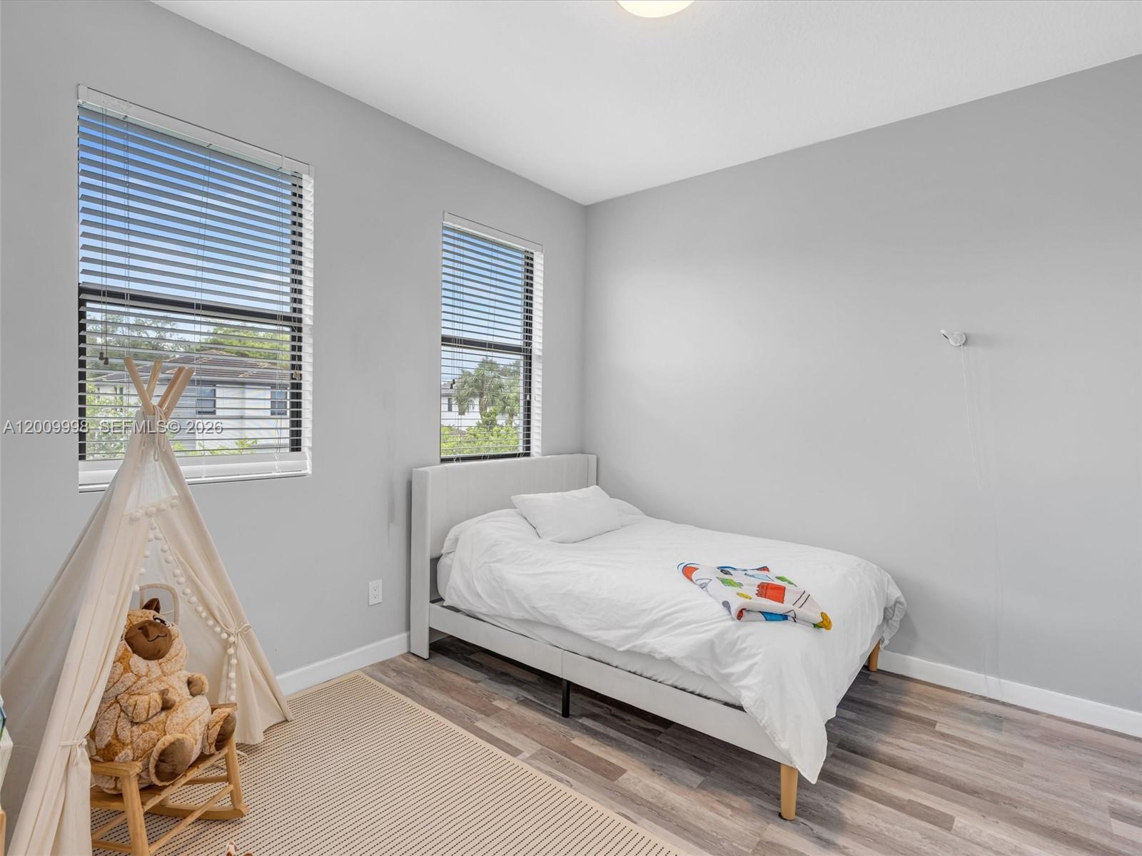 See details 4920 3 / 3 2187 sq. ft. $ 2026-05-06 0 Photo
