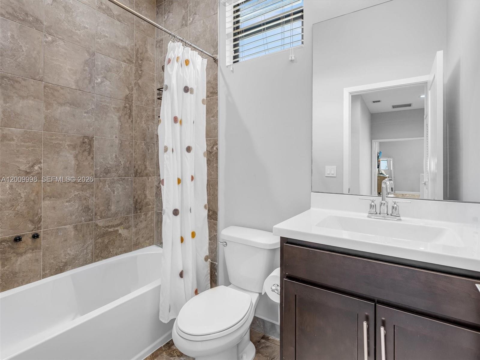 See details 4920 3 / 3 2187 sq. ft. $ 2026-05-06 0 Photo