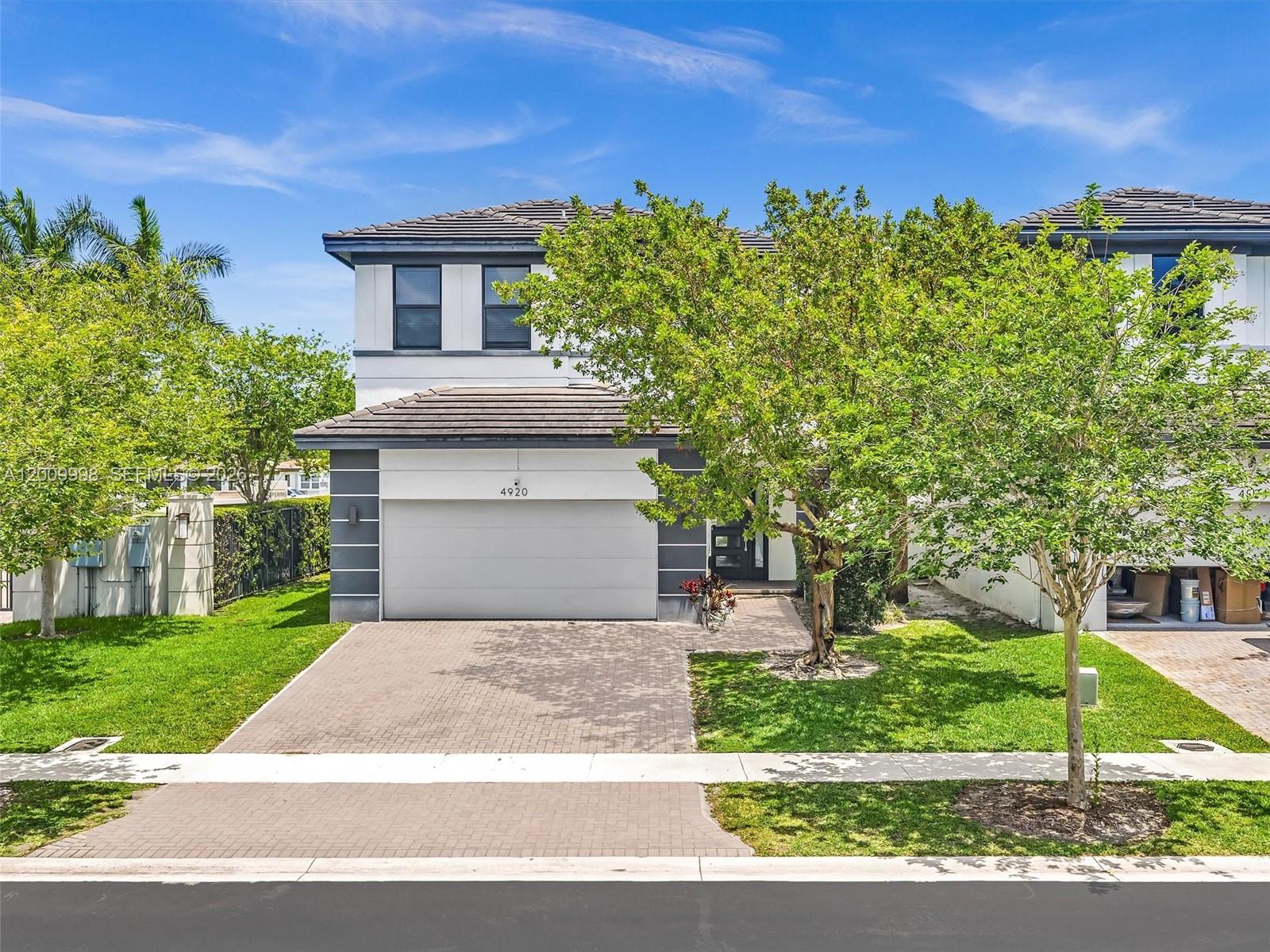 See details 4920 3 / 3 2187 sq. ft. $ 2026-05-06 0 Photo