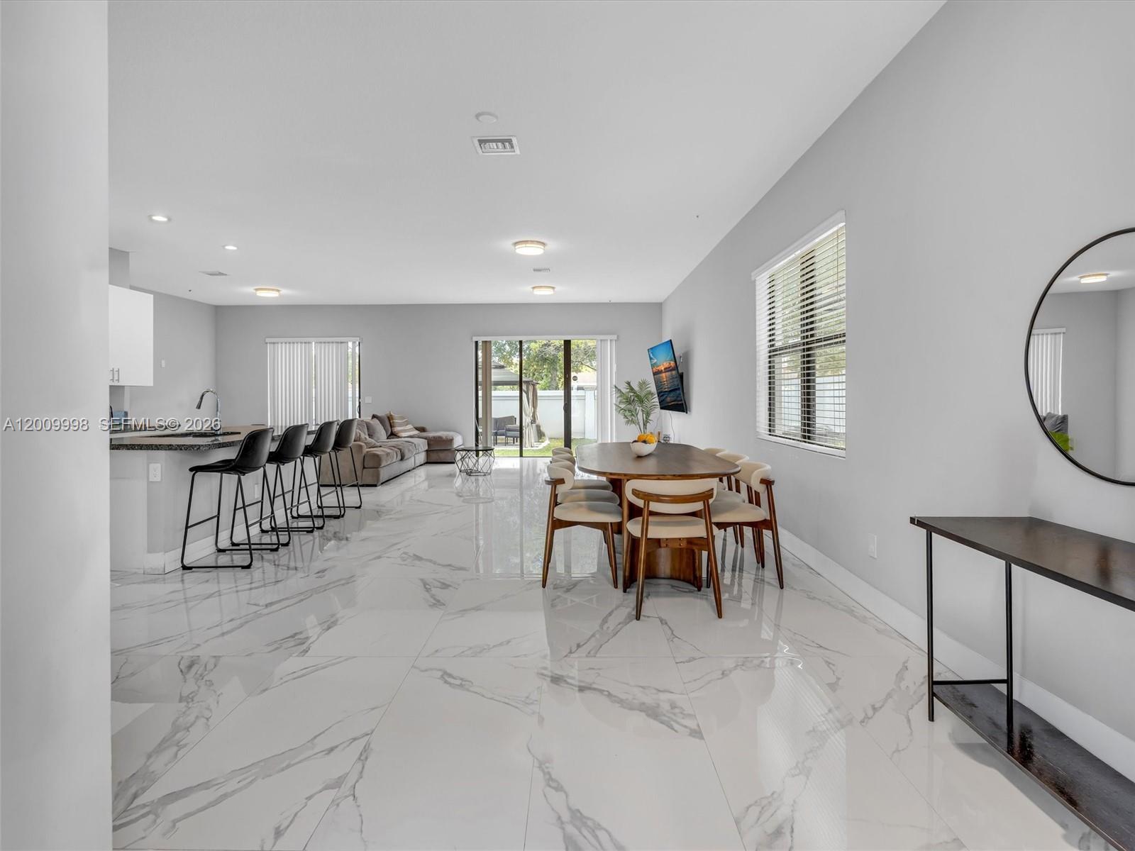 See details 4920 3 / 3 2187 sq. ft. $ 2026-05-06 0 Photo