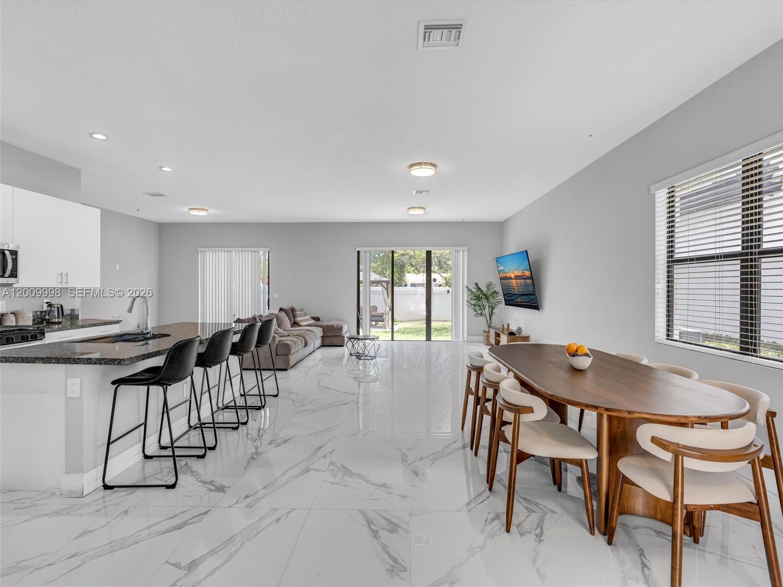 See details 4920 3 / 3 2187 sq. ft. $ 2026-05-06 0 Photo