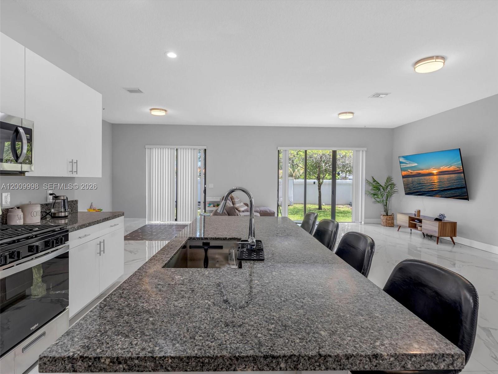 See details 4920 3 / 3 2187 sq. ft. $ 2026-05-06 0 Photo