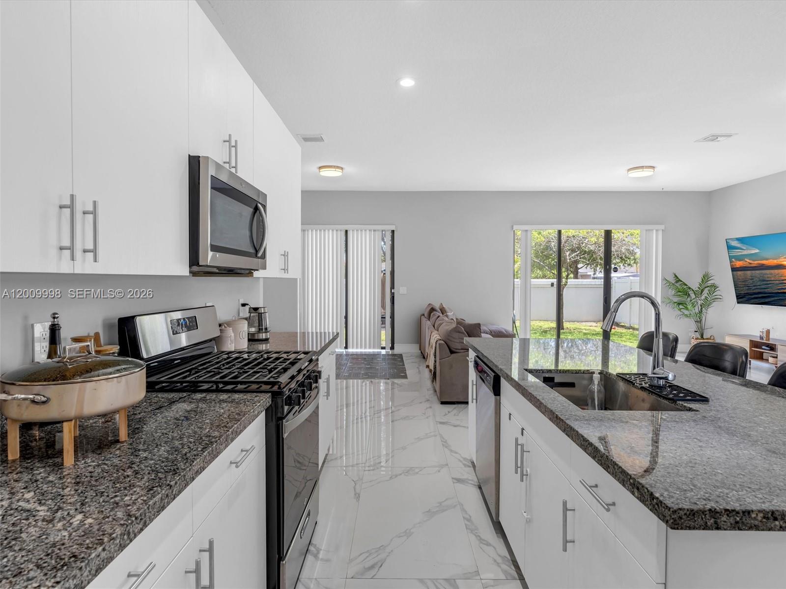 See details 4920 3 / 3 2187 sq. ft. $ 2026-05-06 0 Photo