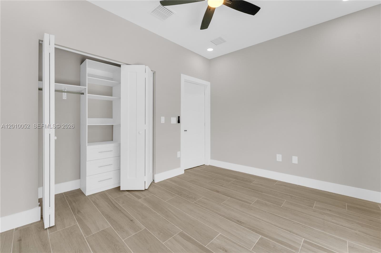 See details / 3312 sq. ft. $ 2026-04-29 0 Photo
