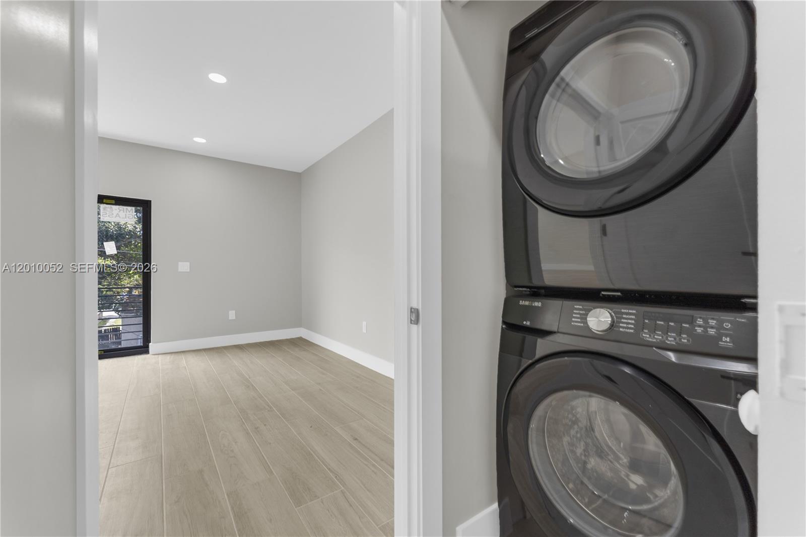 See details / 3312 sq. ft. $ 2026-04-29 0 Photo