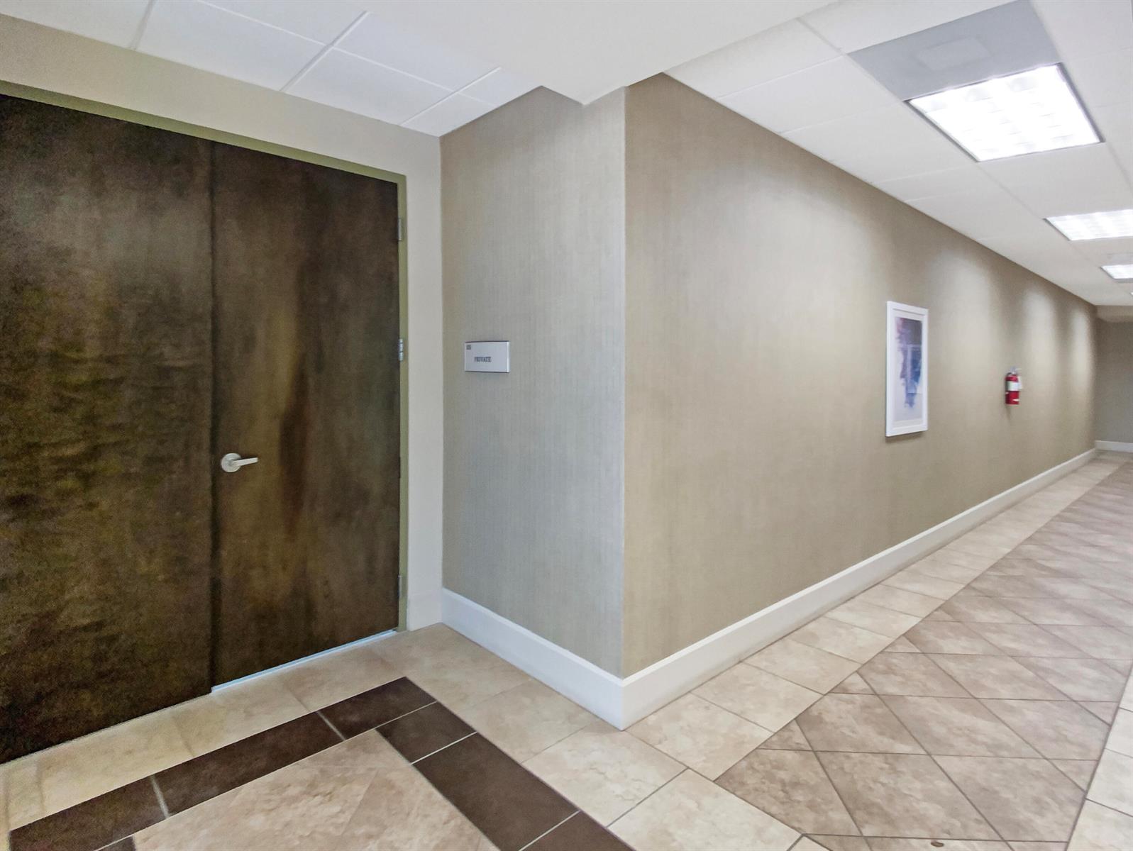 Подробнее Suite 106 / 0 кв.футов $ 2026-06-15 0 Фото