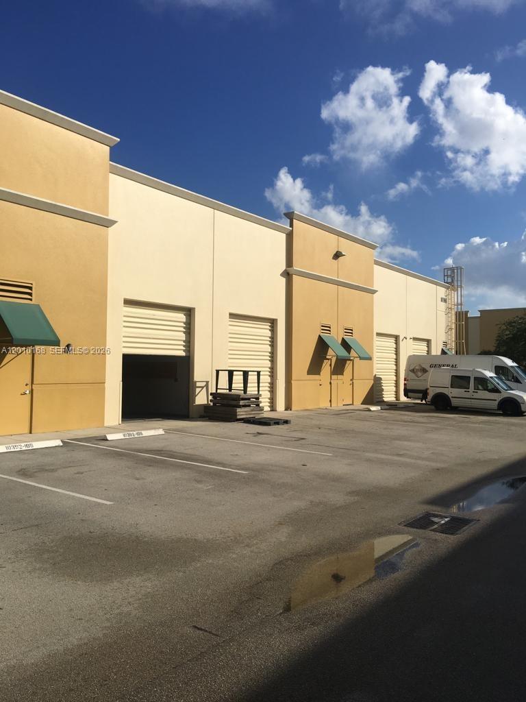102  /   sq. ft. $ 2026-04-29 0 Photo