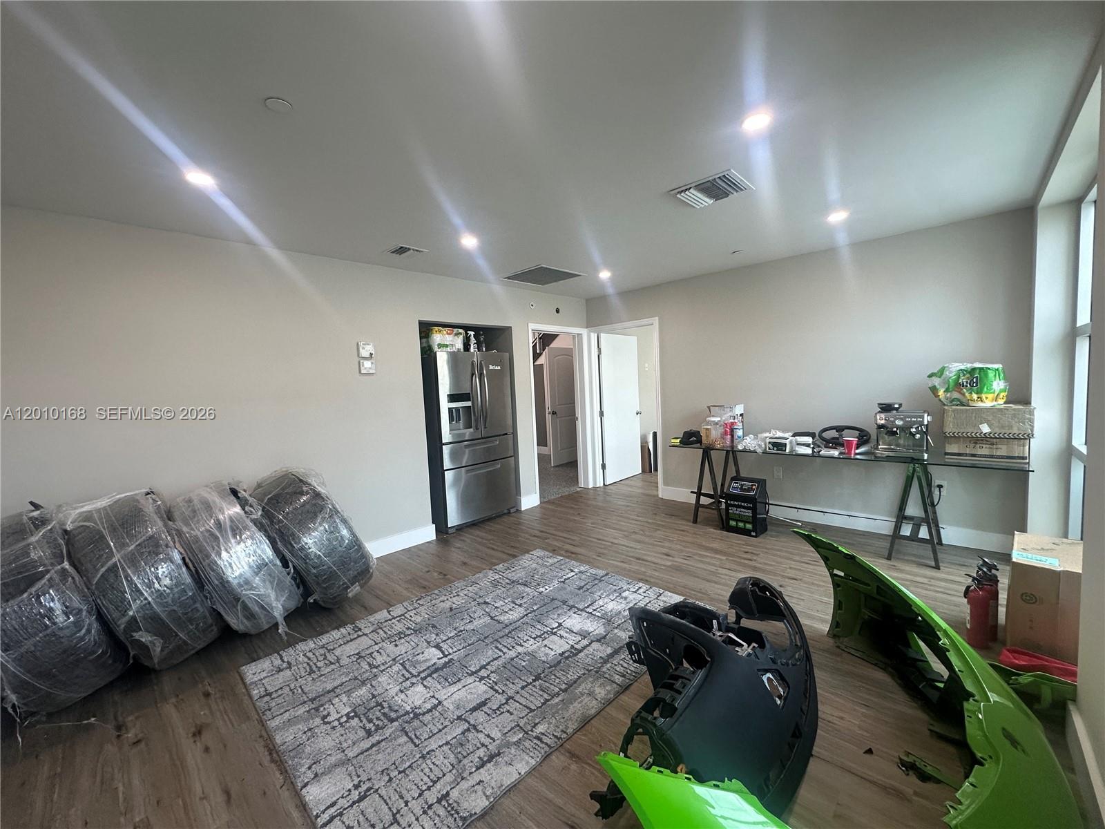See details 102 / sq. ft. $ 2026-04-29 0 Photo