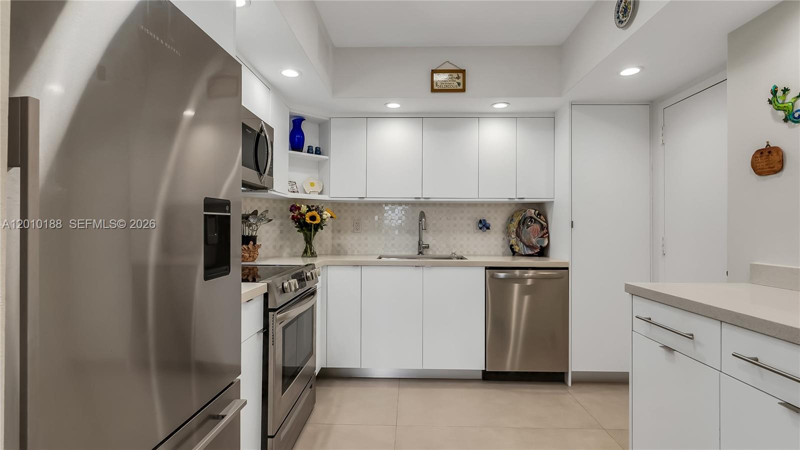 605 2 / 2 1350 sq. ft. $ 2026-04-29 0 Photo