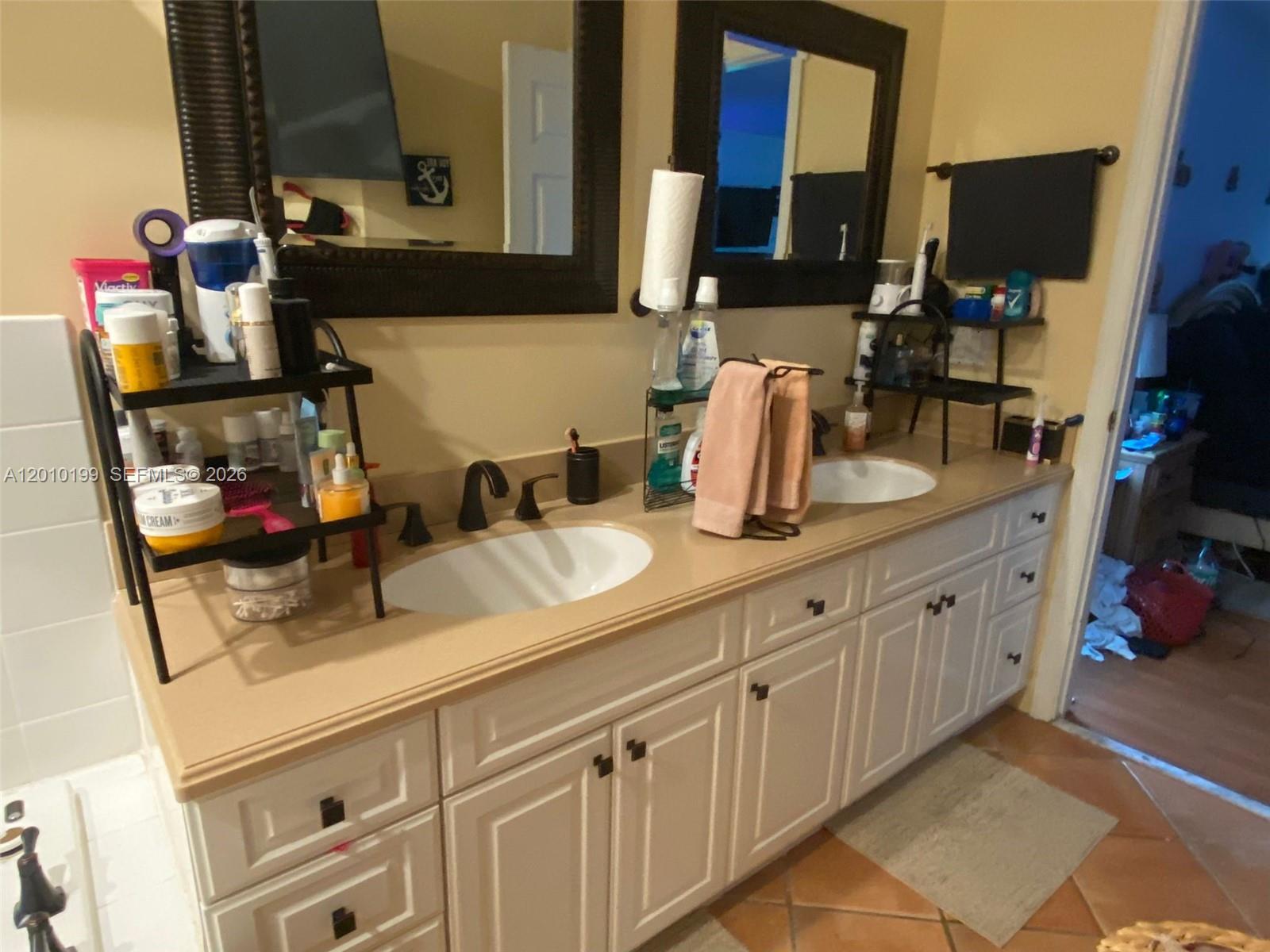 29490 5 / 3 3298 sq. ft. $ 2026-04-29 0 Photo