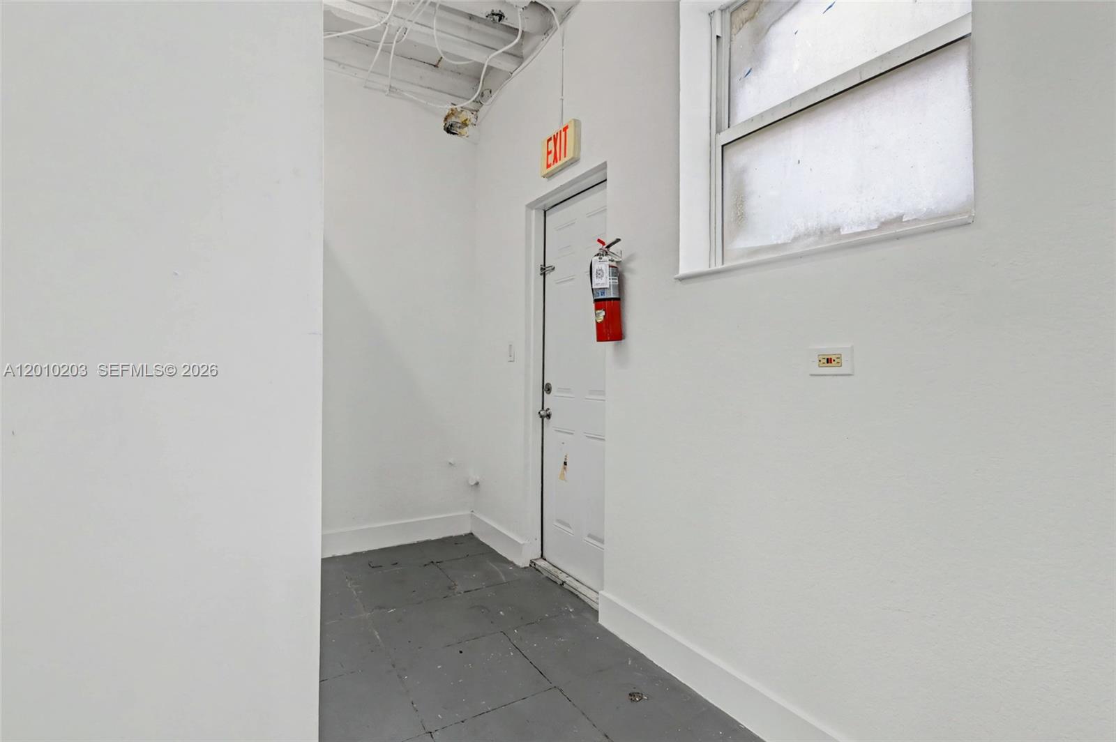 101  /   sq. ft. $ 2026-04-29 0 Photo